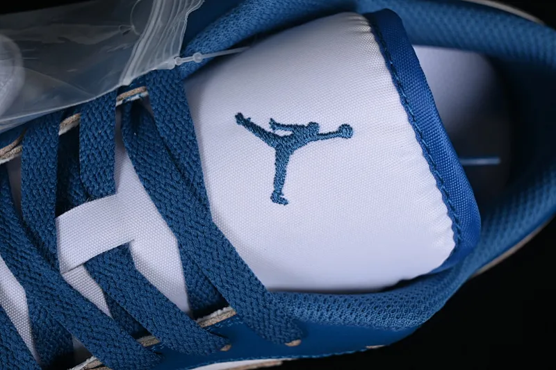 All categories Air Jordan Jordan series basketball shoes Air Jordan 1 Low Air Jordan 1 Low AJ1 Joe 1 retro white and blue low-top cultural and leisure sports sneakers FN5214-141
